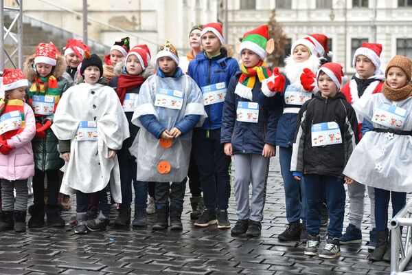 Рождественский забег Дедов Морозов в Вильнюсе - Sputnik Lietuva