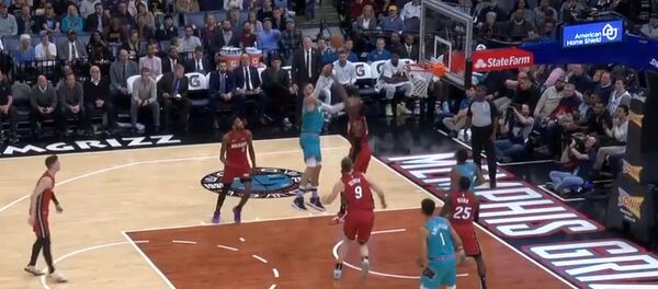 Йонас Валанчюнас против Майами Йонас Валанчюнас против Майами - Sputnik Литва