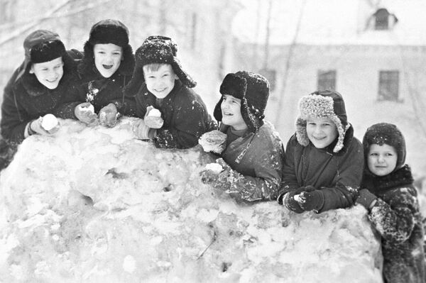 Зимние каникулы у школьников Череповца, 1971 год - Sputnik Lietuva