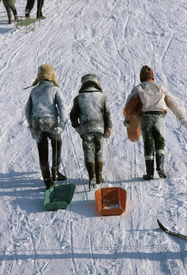 Дети катаются на санках, 1983 год - Sputnik Lietuva