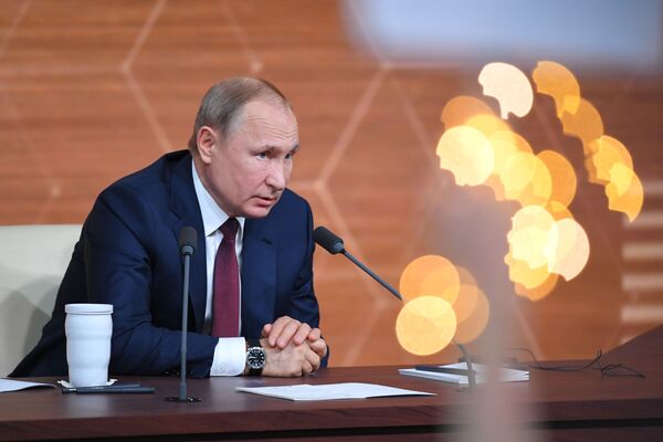 О газе, придурках и сложных моментах: главные темы пресс-конференции Путина О газе, придурках и сложных моментах: главные темы пресс-конференции Путина - Sputnik Литва