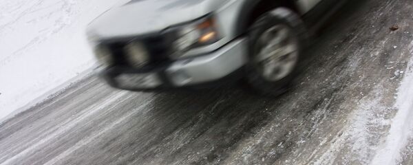 Гололед на дороге, архивное фото Гололед на дороге, архивное фото - Sputnik Литва