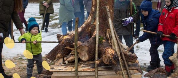 Kalėdinio Blukio deginimas Kalėdinio Blukio deginimas - Sputnik Lietuva