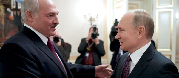 Лукашенко рад, что Россия с Беларусью не разбежались, как со странами Балтии и Украиной - Sputnik Литва
