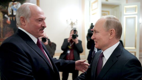 Лукашенко рад, что Россия с Беларусью не разбежались, как со странами Балтии и Украиной - Sputnik Литва