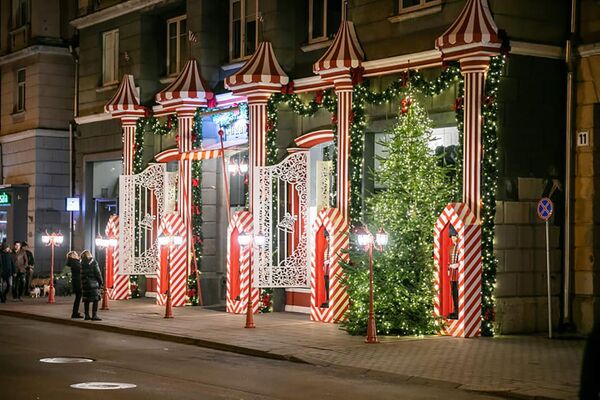 Vilnius išrinko šventiškiausias miesto vitrinas Vilnius išrinko šventiškiausias miesto vitrinas - Sputnik Lietuva