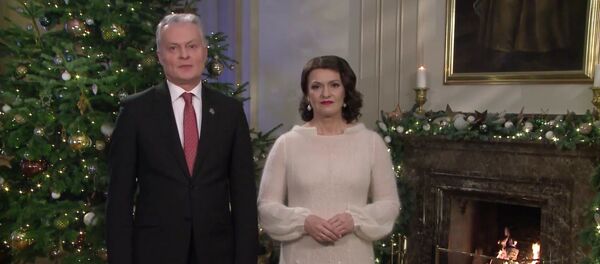 Lietuvos prezidentas pasveikino gyventojus su Kalėdomis Lietuvos prezidentas pasveikino gyventojus su Kalėdomis - Sputnik Lietuva
