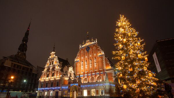 Рождественская елка на Ратушной площади в Риге, архивное фото - Sputnik Lietuva