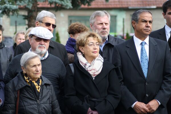 Фаина Брынцовская, Фаина Кулянски и Амир Маймон Фаина Брынцовская, Фаина Кулянски и Амир Маймон - Sputnik Литва