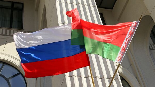 Baltarusijos ir Rusijos vėliavos - Sputnik Lietuva