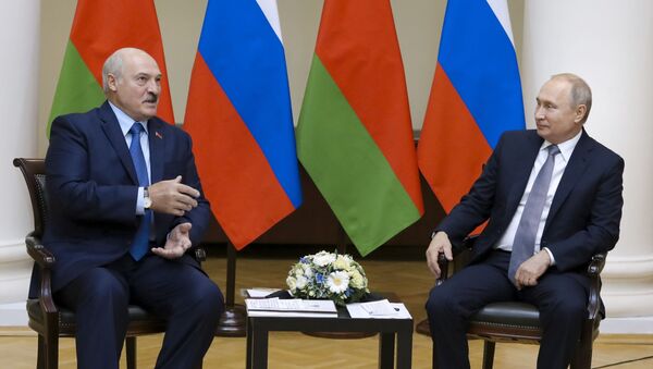 Президент РФ Владимир Путин и президент Белоруссии Александр Лукашенко, архивное фото - Sputnik Lietuva