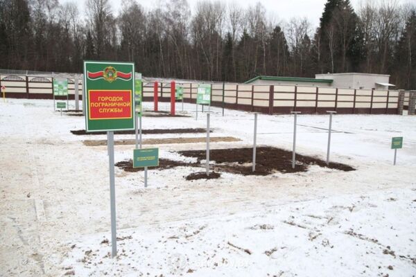В Белоруссии на границе с Литвой открыли новую погранзаставу Каменный Лог В Белоруссии на границе с Литвой открыли новую погранзаставу Каменный Лог - Sputnik Литва