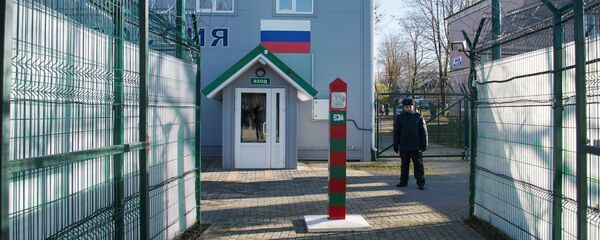 Пешеходный КПП Нарва-2 на границе РФ и Эстонии, архивное фото Пешеходный КПП Нарва-2 на границе РФ и Эстонии, архивное фото - Sputnik Литва