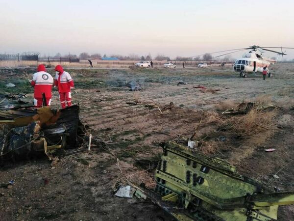 В Тегеране при крушении украинского самолета погибли пассажиры В Тегеране при крушении украинского самолета погибли пассажиры - Sputnik Литва