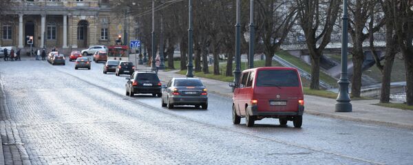 Автомобили на улицах Вильнюса, архивное фото Автомобили на улицах Вильнюса, архивное фото - Sputnik Литва