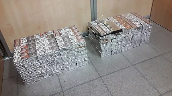 Pasieniečiai aptiko automobilį Lexus, pilną kontrabandinių cigarečių Pasieniečiai aptiko automobilį Lexus, pilną kontrabandinių cigarečių - Sputnik Lietuva