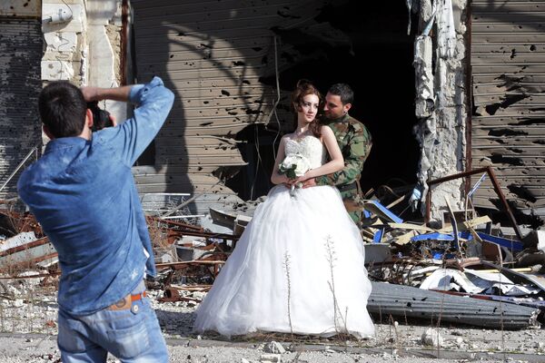 От землетрясений до войн: свадебные церемонии на фоне бедствий и конфликтов - Sputnik Литва