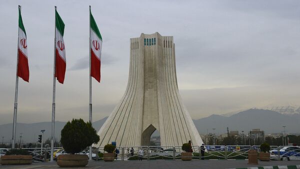 Башня Азади, построенная на одноименной площади в Тегеране, архивное фото - Sputnik Lietuva