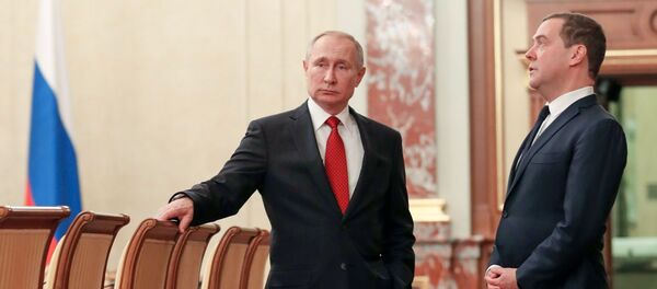 Правительство России уходит в отставку Правительство России уходит в отставку - Sputnik Lietuva