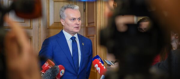 Президент Литвы Гитанас Науседа во время рабочей поездки в Тельшайский уезд, 16 января 2020 года - Sputnik Литва