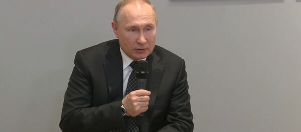 Putinas pažadėjo užčiaupti burną tiems, kurie perrašo istoriją Putinas pažadėjo užčiaupti burną tiems, kurie perrašo istoriją - Sputnik Lietuva