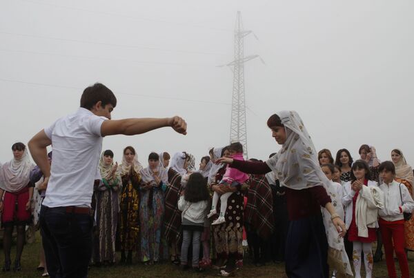 Savižudės sprogdintojos dienoraštis: pabėgusios teroristo žmonos istorija Savižudės sprogdintojos dienoraštis: pabėgusios teroristo žmonos istorija - Sputnik Lietuva