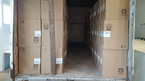 Baltarusiai bandė įvežti į Lietuvą daugiau kaip 120 tūkst. pakelių cigarečių Baltarusiai bandė įvežti į Lietuvą daugiau kaip 120 tūkst. pakelių cigarečių - Sputnik Lietuva