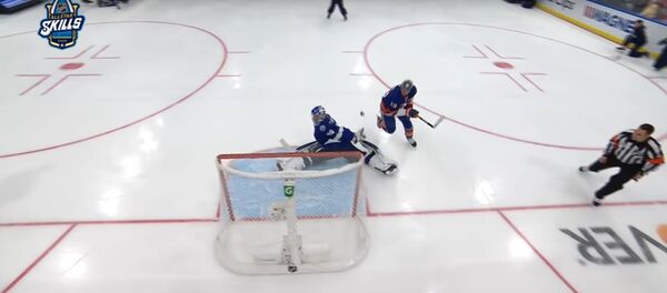 Андрей Василевский вслепую отразил шайбу игрока НХЛ - Sputnik Литва