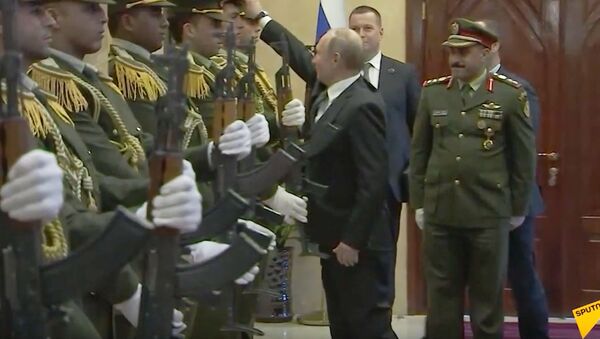 Putinas ant Palestinos karininko galvos uždėjo nukritusią kepurę - Sputnik Lietuva