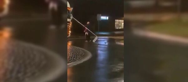 Поляк напал на российский грузовик с криком: Я здесь главный - Sputnik Литва