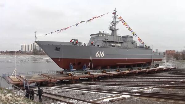 В Петербурге спустили на воду новейший противоминный корабль “Яков Баляев” - Sputnik Литва