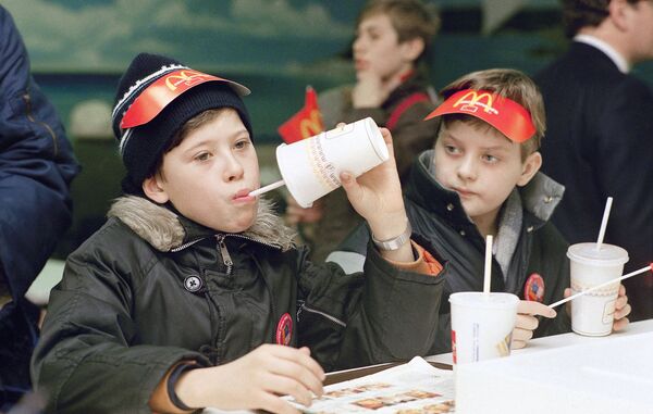 Meilės Amerikai viršūnė. Kaip sovietinis McDonalds tapo pokyčių simboliu Meilės Amerikai viršūnė. Kaip sovietinis McDonalds tapo pokyčių simboliu - Sputnik Lietuva