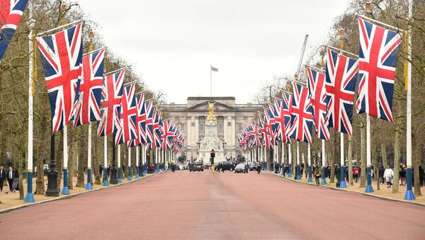 Флаги Великобритании на аллее ведущей к Букингемскому дворцу, 31 января 2020 года - Sputnik Литва