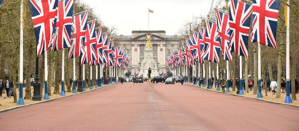 Флаги Великобритании на аллее ведущей к Букингемскому дворцу, 31 января 2020 года - Sputnik Литва