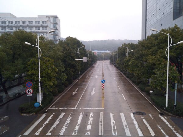 Пустая улица в Ухане, Китай - Sputnik Lietuva