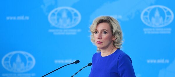 Официальный представитель Министерства иностранных дел России Мария Захарова во время брифинга в Москве Официальный представитель Министерства иностранных дел России Мария Захарова во время брифинга в Москве - Sputnik Литва