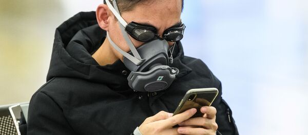 Vyras su telefonu Vyras su telefonu - Sputnik Lietuva