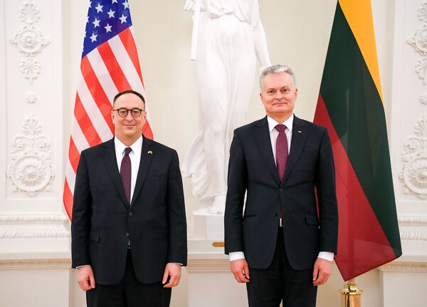 Nausėda su naujuoju JAV ambasadoriumi aptarė Baltijos šalių gynybą Nausėda su naujuoju JAV ambasadoriumi aptarė Baltijos šalių gynybą - Sputnik Lietuva