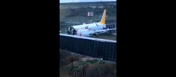 Видео с места крушения самолета в Стамбуле Видео с места крушения самолета в Стамбуле - Sputnik Литва