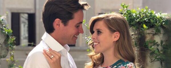 Британская принцесса Беатрис Йоркская и её жених Эдоардо Мапелли Моцци, архивное фото Британская принцесса Беатрис Йоркская и её жених Эдоардо Мапелли Моцци, архивное фото - Sputnik Lietuva