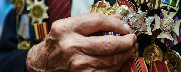 Боевые награды ветерана Великой Отечественной войны, архивное фото Боевые награды ветерана Великой Отечественной войны, архивное фото - Sputnik Литва