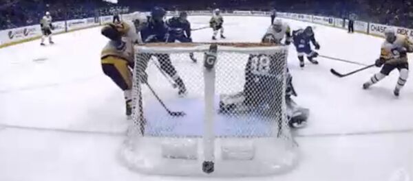 Василевский сел на шпагат и совершил невероятный сейв в матче НХЛ - Sputnik Литва