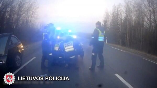 В Шяуляе полиция гналась за пьяным водителем - Sputnik Lietuva