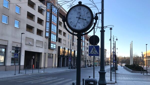 Уличные часы в Вильнюсе, архивное фото - Sputnik Литва