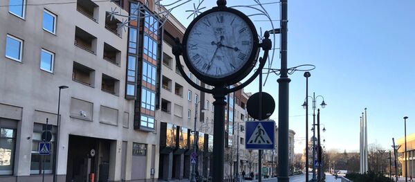 Уличные часы в Вильнюсе, архивное фото - Sputnik Литва