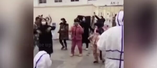 Uhane medikai surengė šokius koronavirusu sergantiems pacientams Uhane medikai surengė šokius koronavirusu sergantiems pacientams - Sputnik Lietuva