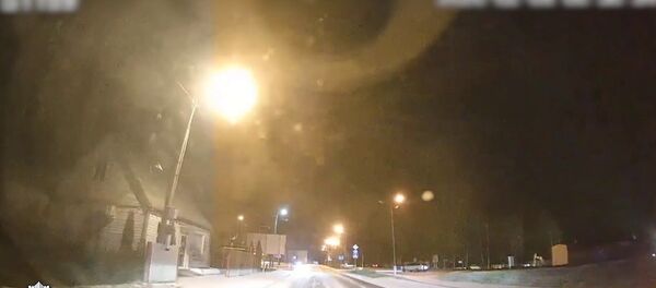 Kuršėnuose girti vairuotojai susikeitė vietomis važiuojančiame automobilyje — video - Sputnik Lietuva