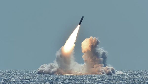 Испытательный запуск ракеты Trident II D5 с подводной лодки, архивное фото - Sputnik Lietuva