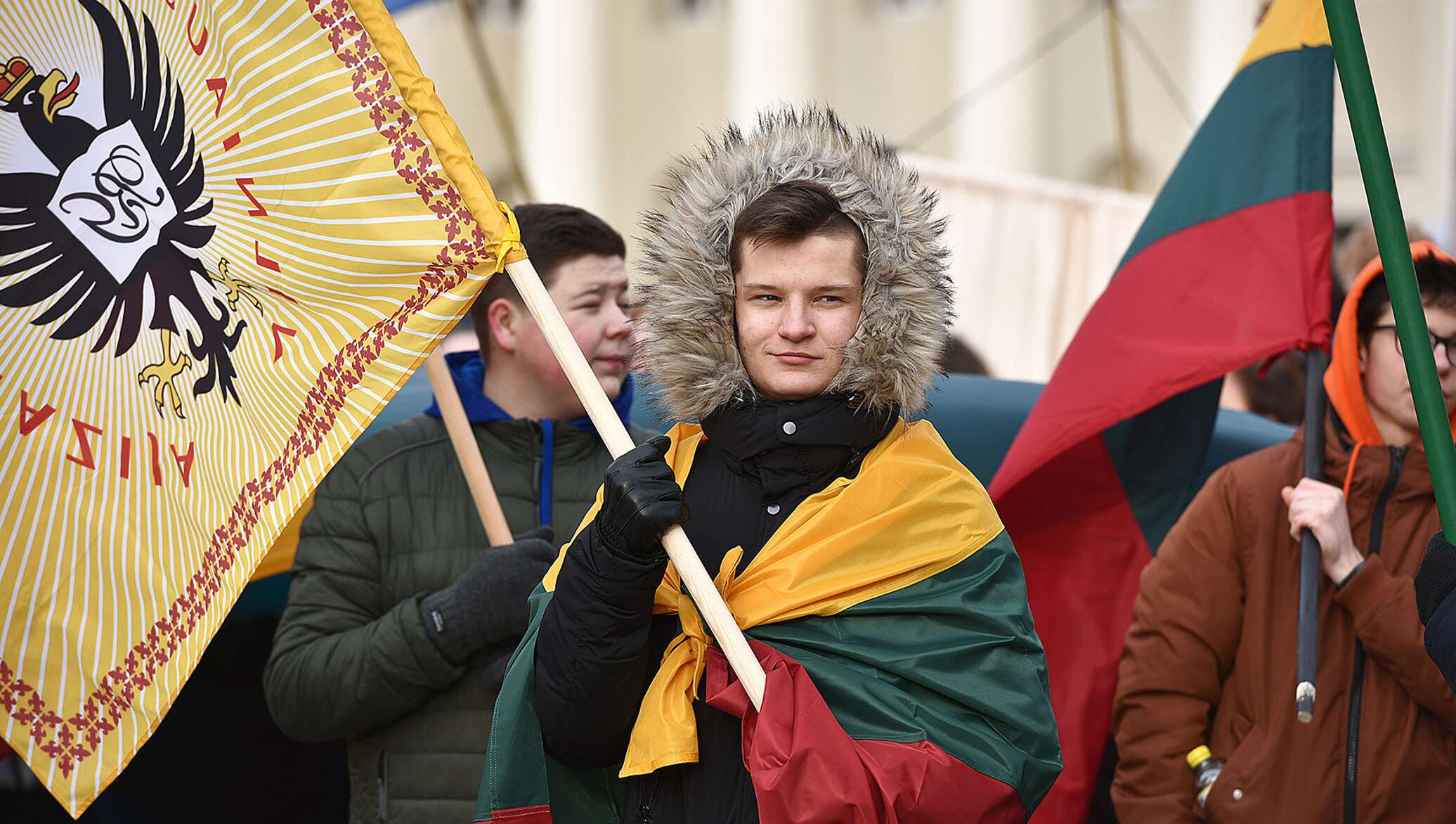 Какой праздник в литве. День независимости Литвы 16 февраля. День восстановления независимости Литвы. Литва народ. Литва люди.