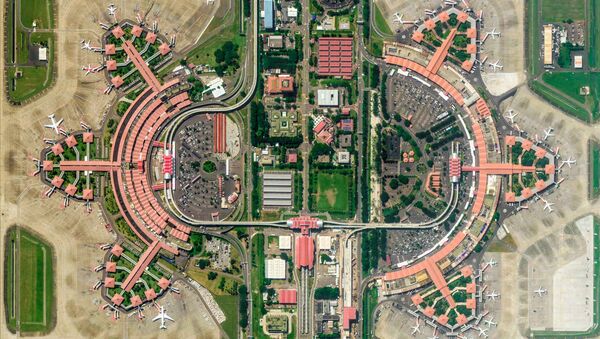Изображение из космоса международного аэропорта Сукарно-Хатта в городе Тангеранг в провинции Бантен, Индонезия - Sputnik Lietuva